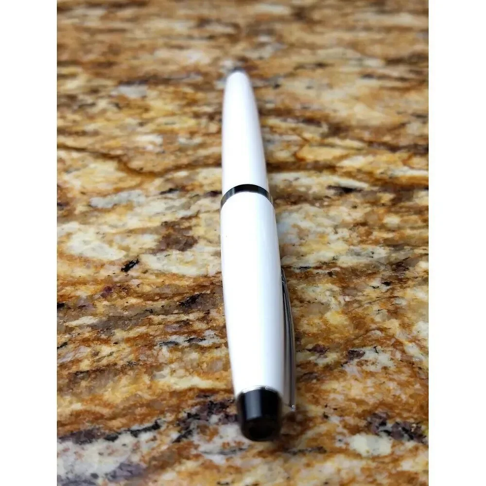 CROSS Solo White & Chrome Twist Ballpoint Pen Hallmark‎ FOR MY FRIEND RED HEART